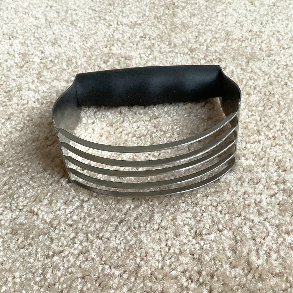 Pastry cutter